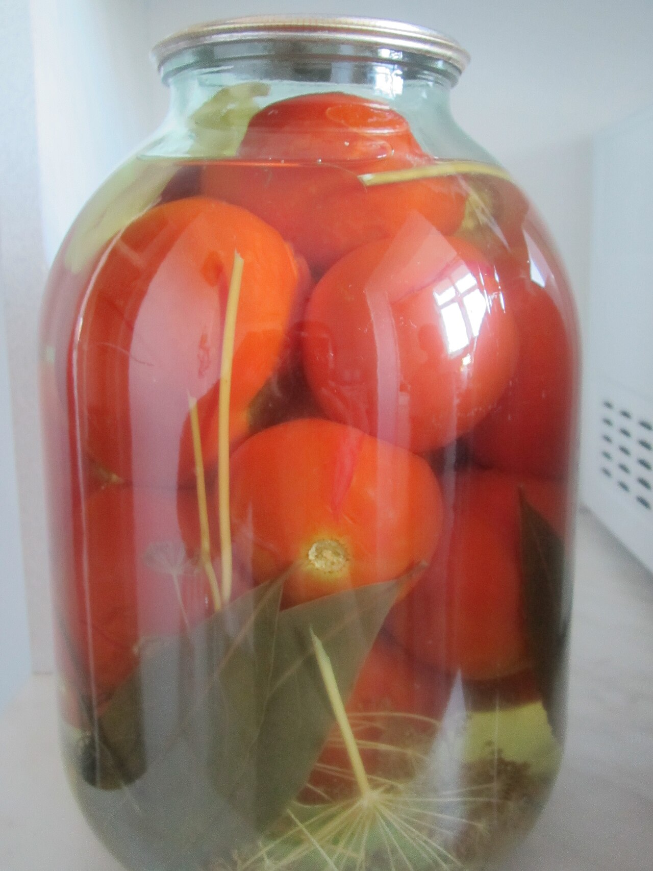 Classic Canned Whole Tomatoes photo 1